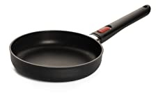 Woll Eco Lite Flat Pan Inductive Diameter 20 cm Height 5 cm with Removable Handle Suitable for All Hobs 100% Recycled Cast Aluminium Oven-Safe Black