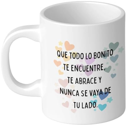 LA CASA DE LAS TAZAS Taza Blanca con Frase Bonita, Apta para Microondas y Lavavajillas, Diseño de Corazones, Regalo Único. Que todo lo bonito te encuentre
