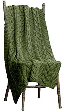 Aran Woollen Mills Überwurfdecke aus superweicher Merinowolle, Zopfmuster, 102 x 152 cm, hergestellt in Irland (Wiesengrün)