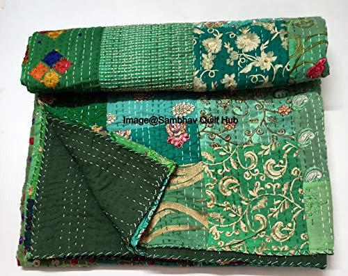Grüne, schöne, handgefertigte Vintage-Sari-Jari-Patchwork, Khambhadiya, Kantha, Quilten, Stickerei, Kantha-Steppdecke, wendbarer Bettbezug, Kantha-Steppdecke, Überwurf, Decke, Twin/Queen/King (228 x