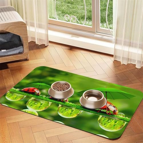 Lustige Marienkäfer-Tischdecke mit Regenschirmen, saugfähig, spezielles Pad für Futternäpfe, rollbar zur Aufbewahrung, ideal für Futternäpfe