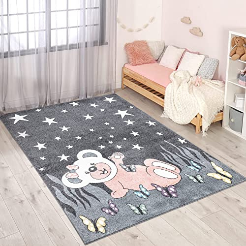 carpet city Teppich Kinderzimmer Teddy-Bär - Grau, Rosa - 160x230 cm - Kinderteppich Kurzflor mit Sternen, Schmetterlingen - Weicher Flor