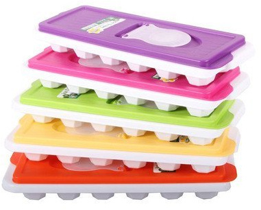 2 X 1 X ICE CUBE TRAY WITH LID AND EASY TO POUR SECTION SO NO MORE SPILLING