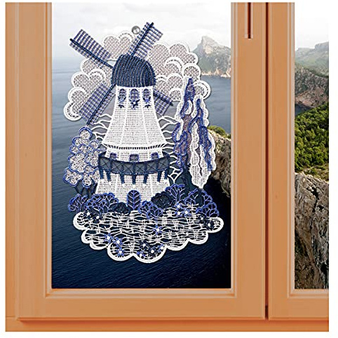 Landhaus-Fensterbild Windmühle aus Vogtländischer Spitze - Holländermühle in blau-weiß Höhe x Breite 30 x 21 cm | Maritimes Spitzenbild für Badezimmer oder Essbereich | Landhausdeko inkl. Saughaken