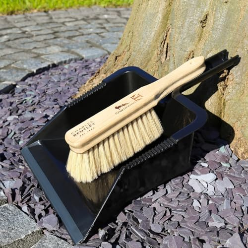 CHARLES BENTLEY Dustpan & Brush Set, Charnwood, Dustpan & Tampico Hand Brush Set, for Garden & Outdoor, Maintenance, Premium Brushware, Green, FSC® 100% Wood, Ridges, Soft Bristles (43x31x10cm)