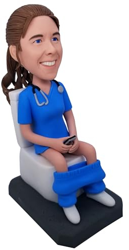 mydedor Wackelkopf-Figur, Doktor auf der Toilette, individuell nach Ihren Fotos angefertigt, exklusive Anpassung, handgefertigt aus hochwertigem Polymer-Ton-Material