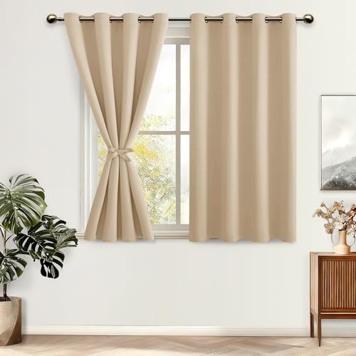 DWCN Verdunklungsvorhänge mit Ösen Vorhänge Blickdicht mit Raffhalter | Biscotti Beige, 137x132cm(HxB), 2 Stücke Thermovorhang Abdunkelnde Vorhänge für Wohnzimmer, Kinderzimmer, Schlafzimmer