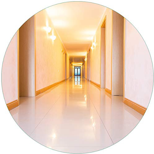 Wallario Glasbild rund Strahlend sauberer Flur mit goldenem Licht und weißen Wänden - Rund, 50 cm Durchmesser Wandbild Glas in Premium-Qualität: Brillante Farben, freischwebende Optik