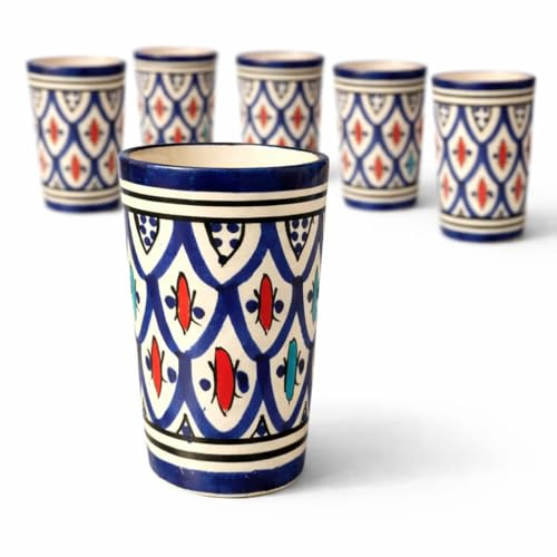 Lot de 6 verres en céramique marocaine peints à la main artisanaux orientaux pour thé à la menthe et au café – Décoration maison ethnique style berbère h.11 cm Ø7 cm – Design géométrique traditionnel