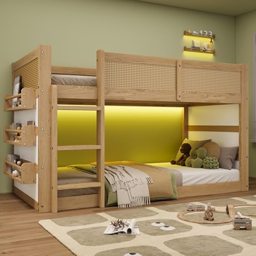 Kinderbett Etagenbett 90x200, Hochbett mit LED-Lichtleiste & Regalen & Treppe, Stockbett Doppelbett Holzbett Jugendbett Bettgestell mit Lattenrost & Rausfallschutz, Kiefer, Ohne Matratze, Natur+Weiß