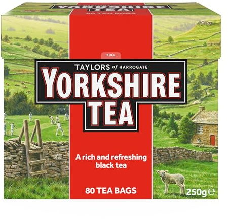 Yorkshire Tea - Erfrischender, Starker Schwarzer Tee-Mix - English Breakfast, Sorgfältig Gemischt für Konsistenz und Geschmack - 80 Teebeutel | Pillow Teebeutel, je 3,1 g, koffeiniert mit malzigem, erfrischendem Geschmack, befriedigend heiß oder eisgekühlt, 1 Stück