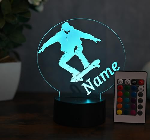 Optechvisual Skateboarder Lampe mit Namen – LED Skateboard Licht personalisiert – Geschenkidee für Skater Männer & Jungen – Nachtlicht mit Gravur – Skateboard Deko Kinderzimmer & Jugendzimmer