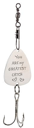 BESPORTBLE Gravierter Angelhaken Schlüsselanhänger Geschenk Angler Freund Partner Jahrestag Valentinstag Tasche Anhänger Zubehör Langlebig Dekorativ Für Männer Frauen