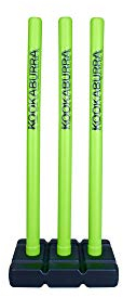 Kookaburra Hat Blast Stumps & Base Tocones de críquet de plástico, Juventud Unisex, Negro, Talla única