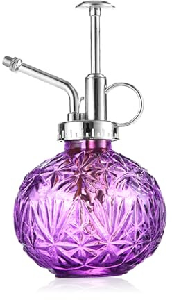 KoGiio Pflanzen Glas Sprühflasche, 240ml Retro Relief Pflanzensprüher mit Pumpe, Blumen Zerstäuber Drucksprüher für Balkon Kleiner Gartenpflanzen Indoor Haus Oder Büro Lila + Silber Sprühkopf