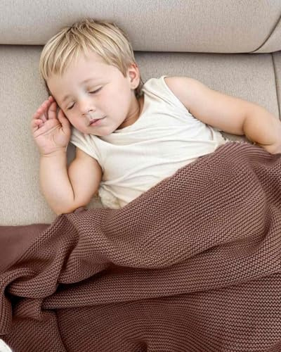 GELLEDI Personalisierte Strickdecke mit Baby-Namen – individuell Besticktes Geschenk für Babypartys und Kindergärten