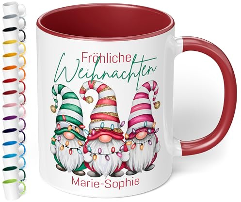 True Statements Geschenk zu Weihnachten: Tasse „Fröhliche Weihnachten“ mit 3 bunten Wichteln - personalisiert mit Namen - Geschenkidee Adventszeit, Keramik, ca. 330ml, Bordeaux