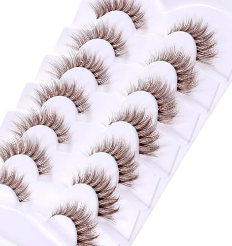Braune Wimpern, 7 Paar Dunkelbraune Wimpernstreifen, natürliches Aussehen D Curl & leichte Cat Eye Wispy Falsche Wimpern mit klarem Band für tägliches Tragen Frauen Make-up Anfänger