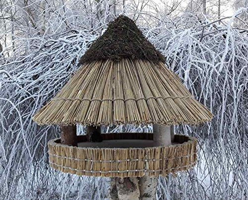 Vogelfutterhaus mit Reetdach und Heidekappe, Heidehütte mittel