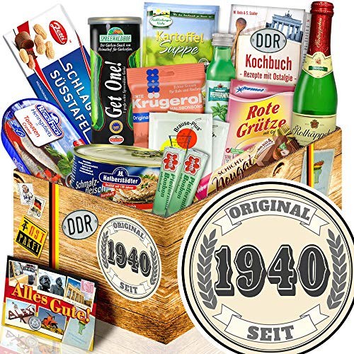 Original Spezialitäten Ostpaket - 12-teiliges DDR Geschenkset zum 80. | Kulinarische Zeitreise mit 12 Ostprodukten & DDR Kochbuch - Idealer Präsentkorb für Ossis und Wessis mit Ostalgie-Charakter