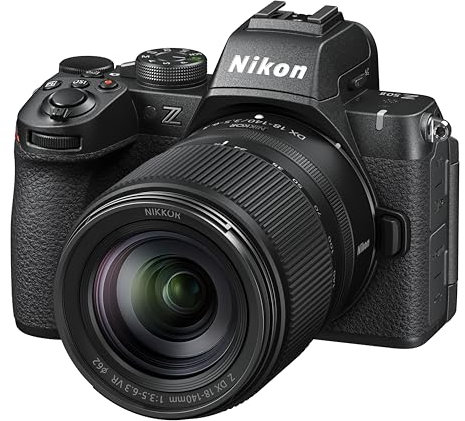 Nikon Z50II + NIKKOR Z DX 18-140 VR, Lexar SD128GB, Fotocamera Mirrorless, CMOS DX 20.9MP, Processore EXPEED7, AF, Mirino Elettronico EVF, LCD 3.2, Video 4K [Nital Card: 4 Anni di Garanzia]