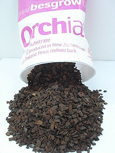 Orchiata New Zealand Pinus Radiata Bark - Small Chips (3/8) 1 Gallon Bag