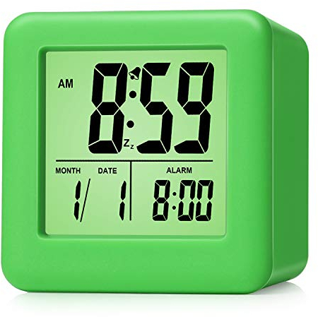 Plumeet Digitaler Reisewecker, Einfach Einzustellen, mit Schlummermodus, Weichem Nachtlicht, Großem Zeit-, Monats-, Datums- und Alarm-Display, Ansteigendem Soundalarm (Grün)