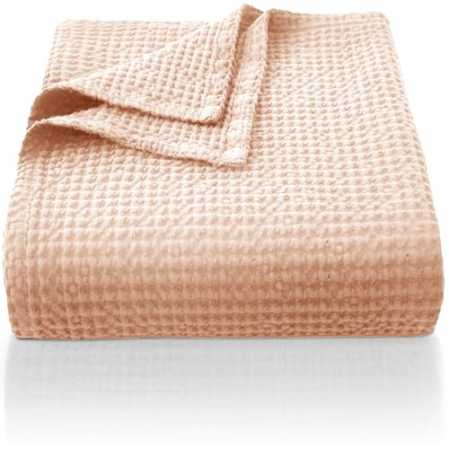 CHUFFED 100% Baumwolle Decke 150 x 200 cm, Weiche und Atmungsaktive Tagesdecke, Waffelmuster Leichte Decke als Sofadecke Couchdecke, Weich Kuschelige Wohndecke Wohnzimmer, Sofa Couch Hellrosa