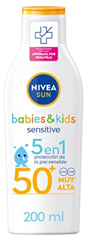 NIVEA SUN Babies & Kids Sensitive Leche Solar para niños FP50+ (1 x 200 ml), protector solar infantil para piel sensible, crema solar para bebés resistente al agua