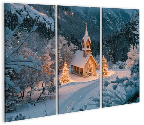 islandburner Quadro su tela Piccola capanna in legno con albero di Natale illuminato in neve radura montagne sullo sfondo immagini murali poster