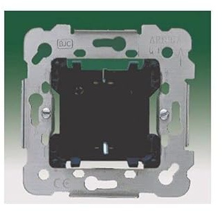 Bjc - 21524 base enchufe ii+tt lat. seguridad coral blanco Ref. 6530510058