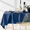 ROOM99 Aura Tischdecke 140 x 200 cm Tischtuch Tafeldecke Fleckschutz Abwaschbar Wasserabweisend Schmutzabweisend Polyester Rechteckig Bankett-Dekoration Ganzjährig Dunkelblau