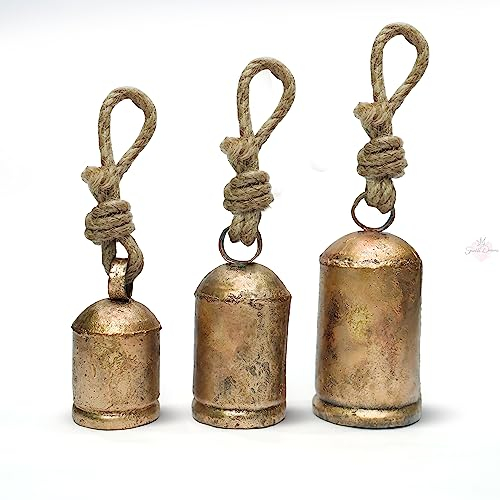 Shabby Chic 3 Glocken aus Zinn Vintage Rustikale Kuhglocken zum Basteln Weihnachtsbaum Jingle Hängende Glocken (3 Verschiedene Größen)