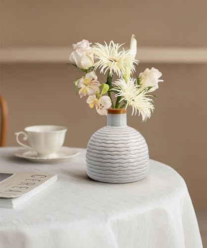 GeLive Vintage White Ceramic Bud Vase - Small Rustic Retro Flower Vase Diffuser Bottle - Farmhouse Boho Vase for Bud Hydroponics Plants - Table Centerpiece - Minimalism Home Decor