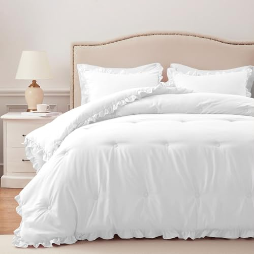 HARBOREST Queen Rüschen Tröster - Flauschige Tagesdecke für alle Jahreszeiten, 3-teiliges Shabby-Chic-Set (1 Steppdecke, 2 Kissenbezüge, Weiß)