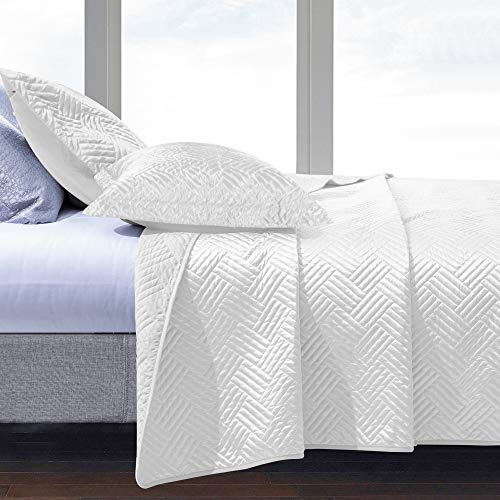 NTBAY King Silk Satin Quilt Set, Geometric Pattern Bedspread Luxury Quilted Coverlet Set for All Seasons(1 Quilt, 2 Pillow Shams), White