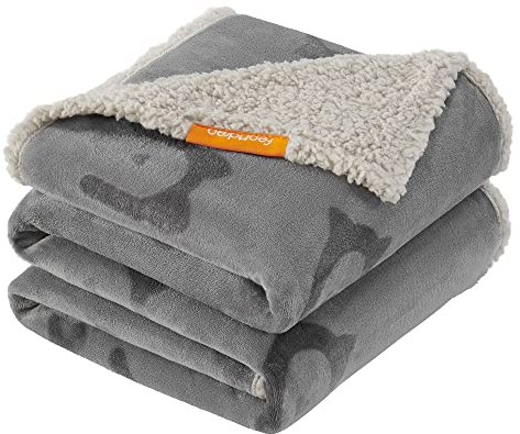 Feandrea wasserdichte Hundedecke, Sherpa Fleece Haustier Decke für mittelgroße und große Hunde, Katzen, 152 x 127 cm, XL, maschinenwaschbar, beidseitiger Sofabezug-Schutz, grau PPB060G01