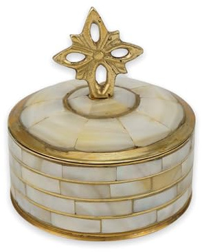 Runde Räucherbox aus Messing mit Perlmutt-Inlay und Kreuzform verziertem Deckel, Durchmesser 7,0 cm