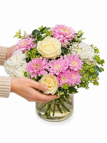 BLOOMY DAYS Blumenstrauß Von Herzen in ViolettWeiß, mit Eukalyptus, Limonium und Chrysanthemen, 7-Tage-Frischegarantie, Floristen-Qualität, das perfekte Geschenk bestellen