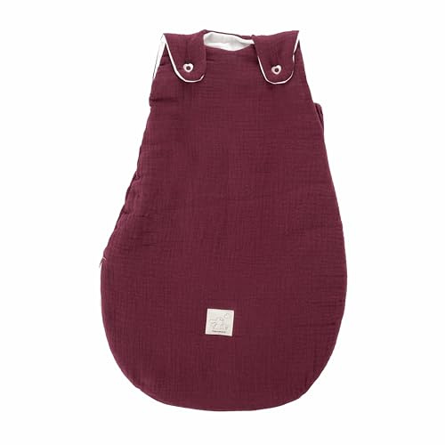 TRÄUMELAND Babyschlafsack aus Musselin beerenrot, atmungsaktiv, leicht & hautfreundlich, mitwachsender Ganzjahres-Babyschlafsack mit integrierter Belüftung, 2.5 TOG, Öko-Tex 100 zertifiziert
