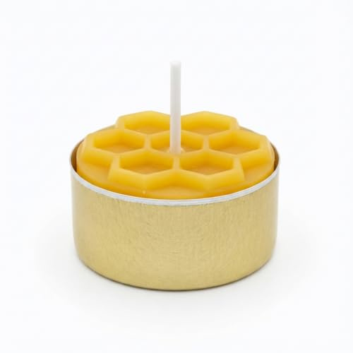 22x Bienenwachsteelichter mit Wabenmuster – 100% naturreines Bienenwachs – handgefertigt in Deutschland – warmes, ruhiges Kerzenlicht – in goldenen Aluminiumschalen