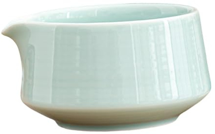 Sharplace Japanese Matcha Bowl Porcelain Tea Bowl Tea Cup 560ml Matcha Accessories with Spout Handcrafted Matcha Mixing Bowl for Family, Light Green