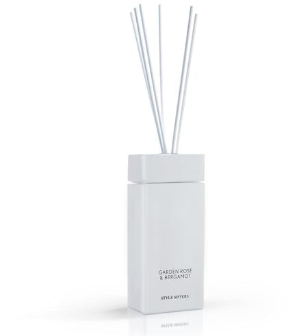 Style Sisters Reed Diffuser 100ml, Cedarwood & Cassis Scent, Up to 8 Weeks Air Freshener, Glass Bottle with Reeds, Luxury Home Fragrance