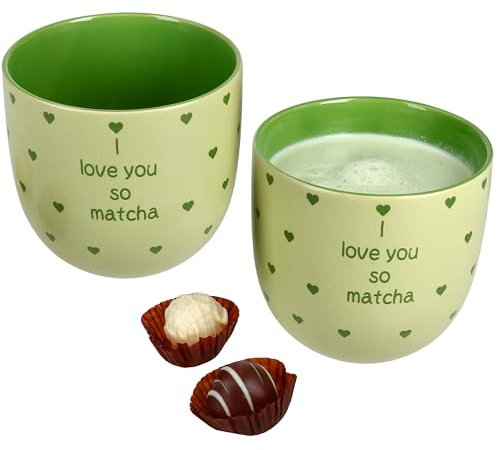 MamboCat 2er Set I Love Matcha Becher | 370 ml | Grüne Steingut-Tassen Ohne Henkel Mit Herzen & Schrift | Für 2 Personen | Für Matcha-Tee, Latte, Smoothie & Co