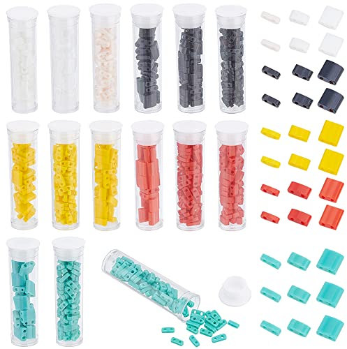 NBEADS Ca. 790 Stk. 3 Größen -Perlen, 2-Loch Undurchsichtige Glasperlen 5 Farben 1/4 -Perlen Halbe -Perlen Quadratische Perlen Glasfliesen-Perlen Für Armbänder Ohrringe Schmuckherstellung