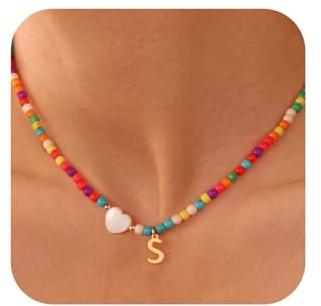TINGN Bunte Perlenkette Damen mit Buchstaben A-Z Bunte Perlenkette Mädchen Boho Herz Kette Damen Schmuck Teenager Mädchen Geschenke für Frauen Personalisierte Geschenke