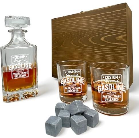 Whisky Geschenk Set Karaffe 700 ml und Gläser mit Gravur verschiedene Motive personalisiert Holzbox Whiskey Glas Dekanter (Motiv 5: Gasoline, Nur Karaffe)