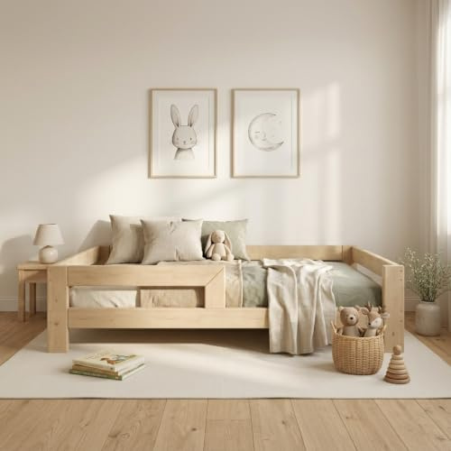 Need Sleep Montessori Bett Kinder Kinderbett 90x200 cm mit Rausfallschutz und Lattenrost Juniorbett Kleinkind Klienkindbett ab 2 Jahre niedrig für Mädchen und Jungen aus Holz