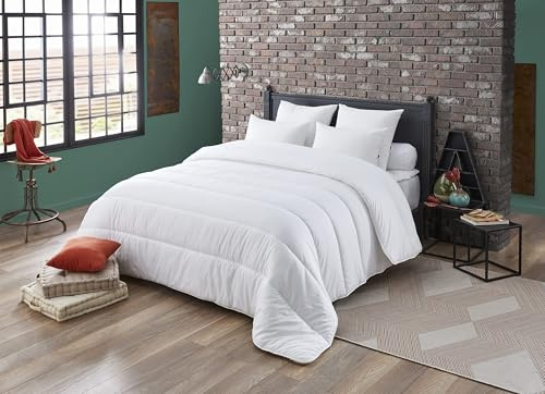 DODO - Couette Chaude Arizona 200x200 cm - Convient 1-2 Personnes - Ultra Douce et Gonflante - Tissu 100% Polyester - Garnissage Synthétique 100% Polyester Fibre Volupt'Air - Lavable en Machine à 40°C