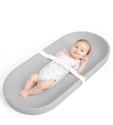 COMOMY Cambiador Bebe Impermeable Lavable, Colchoneta Cambiador de Suave PU, Colchón Antirrollo con Cinturón de Seguridad, 72,5 x 36 cm, para Cómoda y Mesa, Gris Claro